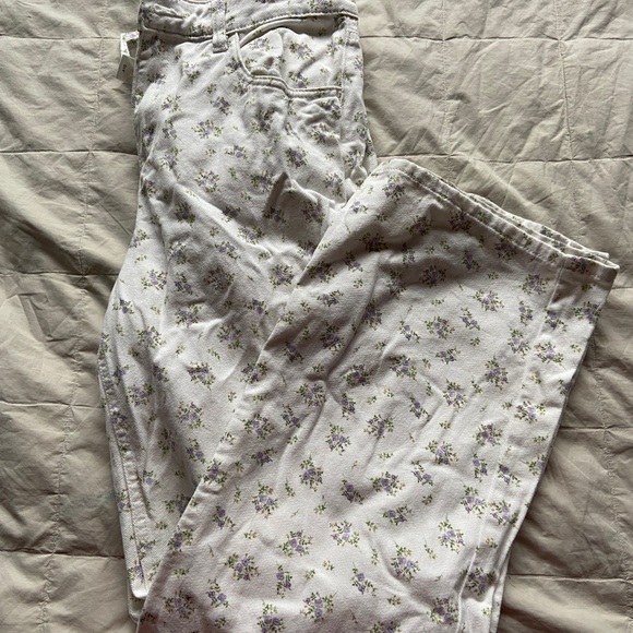FLORAL HIGHWAISTED JEANS - Picture 1 of 3